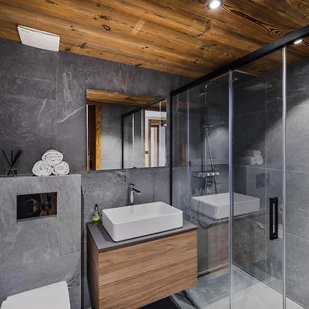 Le Reve Cinema Jacuzzi Chalet *