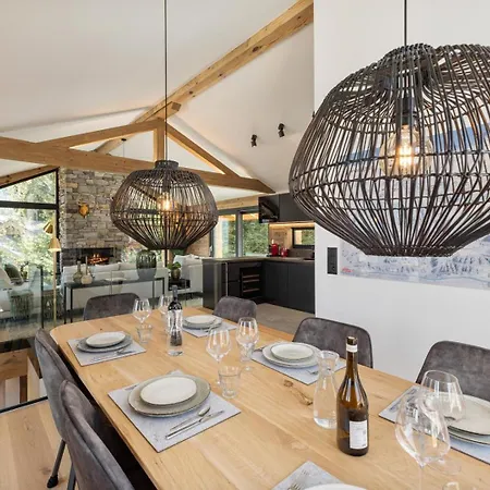 Domek alpejski Le Reve Cinema Jacuzzi *